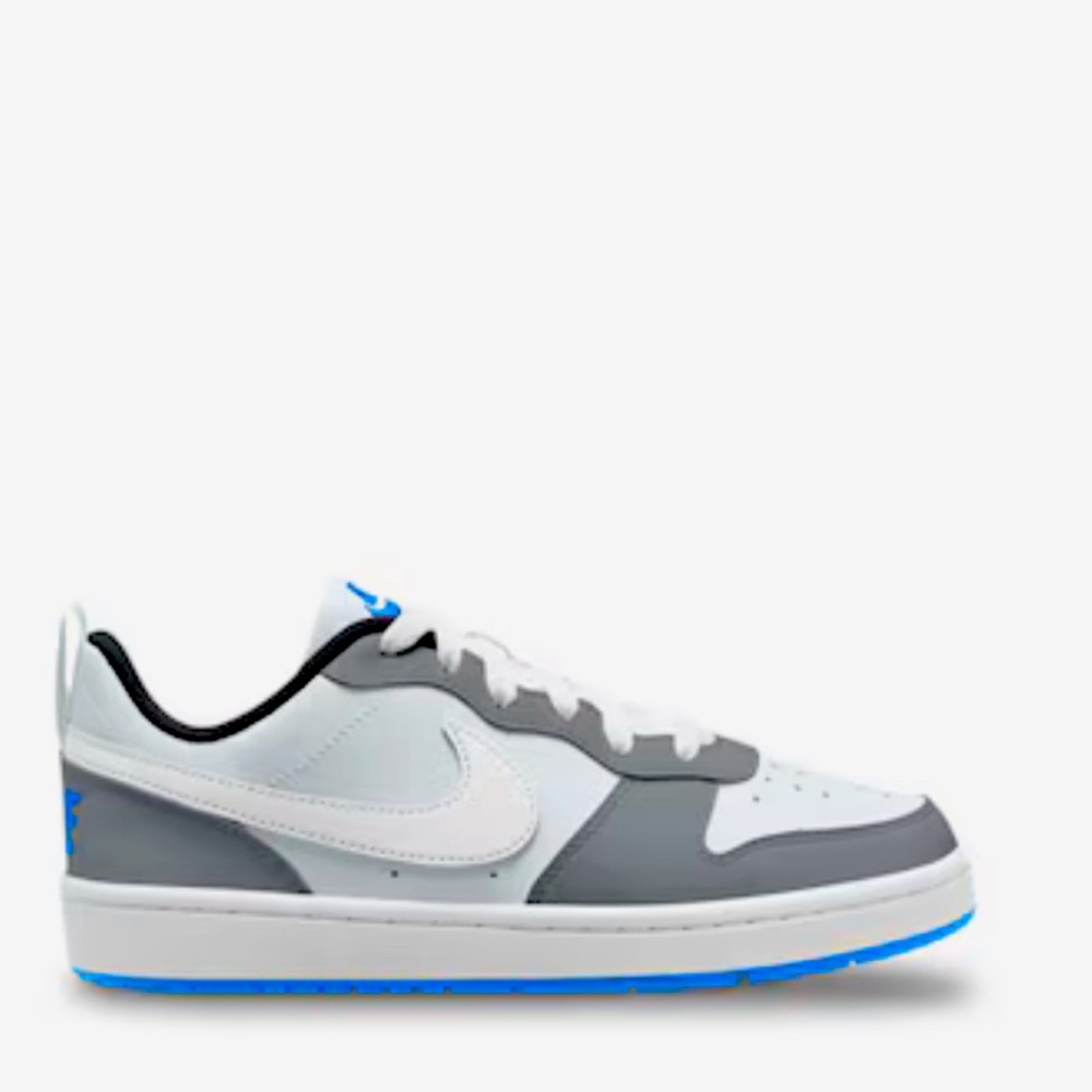 Nike Low Top Sneakers